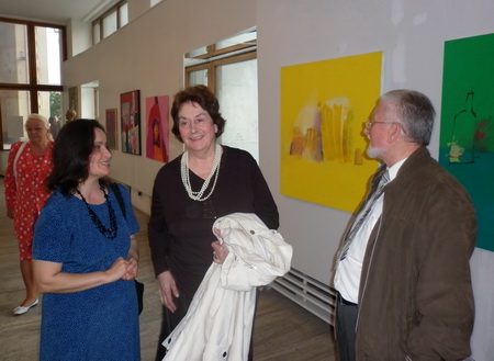 Imagine din Expozitia PODURI EUROPENE 2010 cu pictorii Viorel Marginean, Olga Morarescu Marginean si Dalia Bialcovski