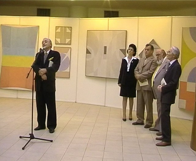 STEFAN SEVASTRE - La vernisajul Expozitiei "Dimensiuni ale abstractului" Galeria Dialog 2006